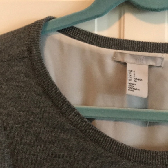 Women’s layered Open back sweater - Picture 3 of 3